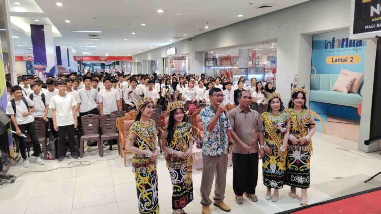 MPLS Jilid II SMK Medika Samarinda Diikuti Peserta dari Berbagai Daerah, Mus Mulyadi Bekali Karakter 240 Siswa